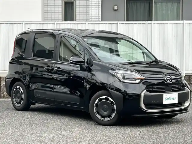 トヨタ シエンタ ハイブリッド Z 愛知県 2024(令6)年 0.7万km ブラック SDナビ（純正）/フルセグテレビ/全方位カメラ/両側パワースライドドア/LDA（レーンディパーチャーアラート）/BSM（ブラインドスポットモニター）/PCS（パワーコンディショナーシステム）/PDA（パーソナルデジタルアシスタント）/RCTA（リヤクロストラフィックアラート）/PKSB（パーキングサポートブレーキ）/RSA（ロードサインアシスト）/リアサーキュレーター/クリアランスソナー/LEDヘッドライト/プッシュスタート/Bluetooth接続/オートマチックハイビーム/オートライト/ウィンカーミラー/クルーズコントロール/プッシュスタート/ワンオーナー/ETC