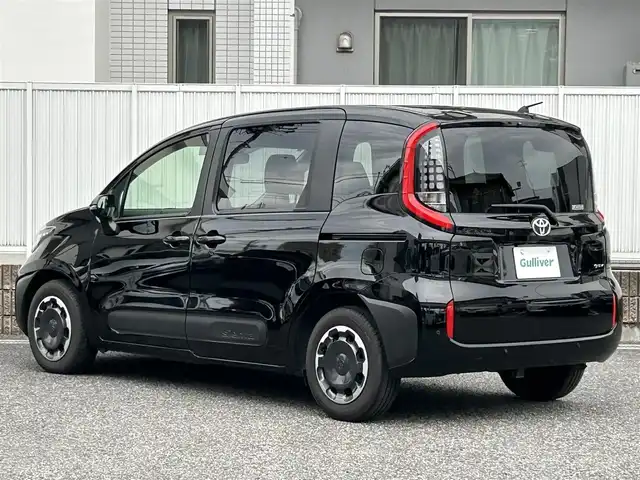 トヨタ シエンタ ハイブリッド Z 愛知県 2024(令6)年 0.7万km ブラック SDナビ（純正）/フルセグテレビ/全方位カメラ/両側パワースライドドア/LDA（レーンディパーチャーアラート）/BSM（ブラインドスポットモニター）/PCS（パワーコンディショナーシステム）/PDA（パーソナルデジタルアシスタント）/RCTA（リヤクロストラフィックアラート）/PKSB（パーキングサポートブレーキ）/RSA（ロードサインアシスト）/リアサーキュレーター/クリアランスソナー/LEDヘッドライト/プッシュスタート/Bluetooth接続/オートマチックハイビーム/オートライト/ウィンカーミラー/クルーズコントロール/プッシュスタート/ワンオーナー/ETC