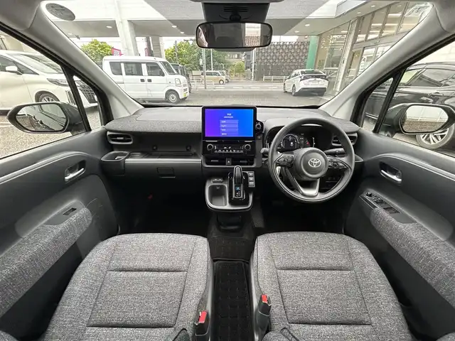 トヨタ シエンタ ハイブリッド Z 愛知県 2024(令6)年 0.7万km ブラック SDナビ（純正）/フルセグテレビ/全方位カメラ/両側パワースライドドア/LDA（レーンディパーチャーアラート）/BSM（ブラインドスポットモニター）/PCS（パワーコンディショナーシステム）/PDA（パーソナルデジタルアシスタント）/RCTA（リヤクロストラフィックアラート）/PKSB（パーキングサポートブレーキ）/RSA（ロードサインアシスト）/リアサーキュレーター/クリアランスソナー/LEDヘッドライト/プッシュスタート/Bluetooth接続/オートマチックハイビーム/オートライト/ウィンカーミラー/クルーズコントロール/プッシュスタート/ワンオーナー/ETC