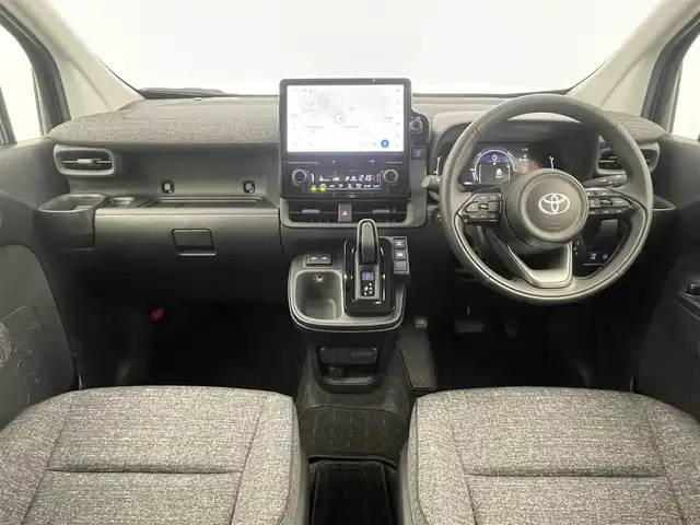 トヨタ シエンタ ハイブリッド Z 埼玉県 2024(令6)年 0.7万km ブラック 純正10.5型ディスプレイオーディオ　パノラミックビューモニター　両側パワースライドドア　トヨタセーフティセンス　レーサークルーズコントロール　ディスプレイ内蔵前後ドライブレコーダー　ETC２．０　リアサーキュレーター　ブラインドスポットモニタリング　前後クリアランスソナー　オートLEDヘッドライト　オートマチックハイビーム