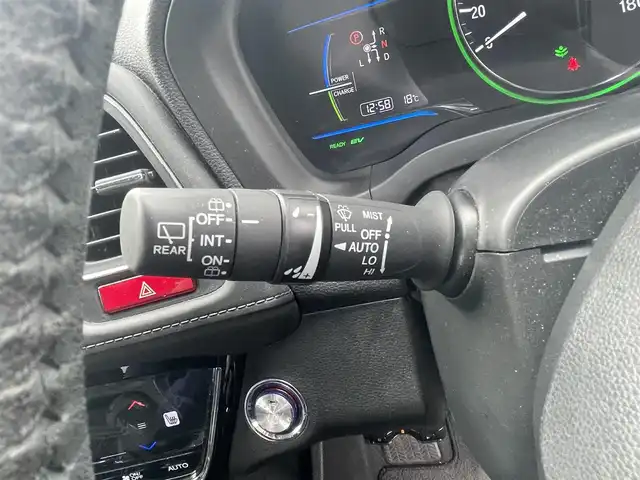 ホンダ ヴェゼル ハイブリッド Z 熊本県 2014(平26)年 10.8万km クリスタルブラックパール (株)IDOMが運営する【じしゃロン熊本店】の自社ローン専用車両になります。こちらは現金またはオートローンご利用時の価格です。自社ローンご希望の方は別途その旨お申付け下さい　/社外ナビ/バックカメラ/フルセグテレビ/DVD/CD/Bluetooth接続/ETC/ハーフレザーシート/シートヒーター/クルーズコントロール/LEDヘッドライト/オートライト/スマートキー/純正アルミホイール