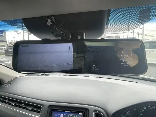 ホンダ ヴェゼル ハイブリッド Z 熊本県 2014(平26)年 10.8万km クリスタルブラックパール (株)IDOMが運営する【じしゃロン熊本店】の自社ローン専用車両になります。こちらは現金またはオートローンご利用時の価格です。自社ローンご希望の方は別途その旨お申付け下さい　/社外ナビ/バックカメラ/フルセグテレビ/DVD/CD/Bluetooth接続/ETC/ハーフレザーシート/シートヒーター/クルーズコントロール/LEDヘッドライト/オートライト/スマートキー/純正アルミホイール