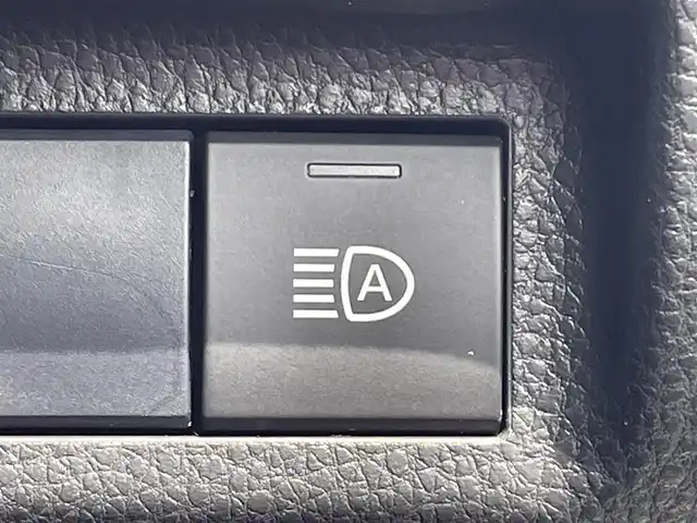 トヨタ ＲＡＶ４ アドベンチャー 山口県 2020(令2)年 3.2万km アッシュグレーメタリック/アーバンカーキ 4WD/9型SDナビ フルセグTV CD DVD BT/バックカメラ/ビルトイン ETC/スマートキー 2個/19インチ アルミホイール/コーナーセンサー/黒レザーシート/パワーシート/衝突被害軽減ブレーキ/レーンアシスト/レーダークルーズコントロール/オートマチックハイビーム/LEDオートヘッドライト/フォグライト/ドラレコ/ステアリングリモコン/W サイド カーテン ニー エアバッグ/保証書 取説 ナビ取説/禁煙車