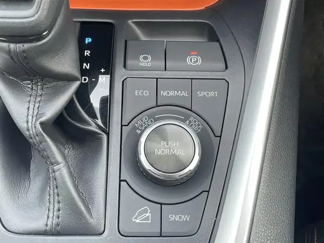 トヨタ ＲＡＶ４ アドベンチャー 山口県 2020(令2)年 3.2万km アッシュグレーメタリック/アーバンカーキ 4WD/9型SDナビ フルセグTV CD DVD BT/バックカメラ/ビルトイン ETC/スマートキー 2個/19インチ アルミホイール/コーナーセンサー/黒レザーシート/パワーシート/衝突被害軽減ブレーキ/レーンアシスト/レーダークルーズコントロール/オートマチックハイビーム/LEDオートヘッドライト/フォグライト/ドラレコ/ステアリングリモコン/W サイド カーテン ニー エアバッグ/保証書 取説 ナビ取説/禁煙車
