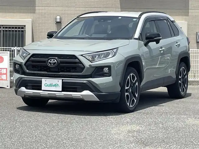 トヨタ ＲＡＶ４ アドベンチャー 山口県 2020(令2)年 3.2万km アッシュグレーメタリック/アーバンカーキ 4WD/9型SDナビ フルセグTV CD DVD BT/バックカメラ/ビルトイン ETC/スマートキー 2個/19インチ アルミホイール/コーナーセンサー/黒レザーシート/パワーシート/衝突被害軽減ブレーキ/レーンアシスト/レーダークルーズコントロール/オートマチックハイビーム/LEDオートヘッドライト/フォグライト/ドラレコ/ステアリングリモコン/W サイド カーテン ニー エアバッグ/保証書 取説 ナビ取説/禁煙車
