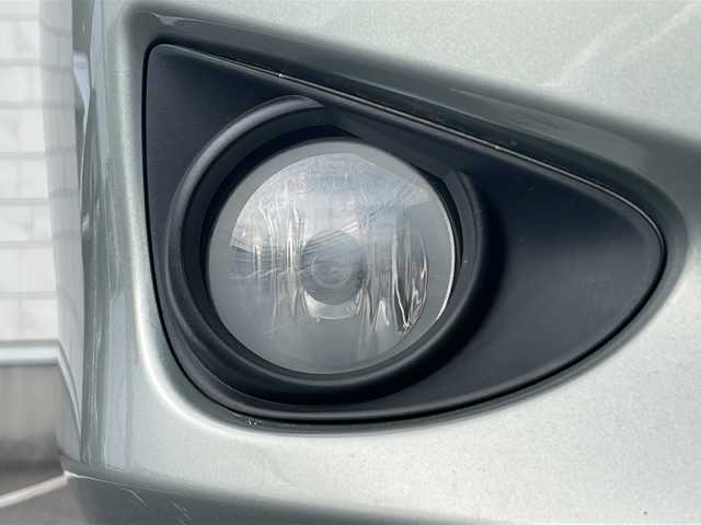 トヨタ ヴィッツ U 茨城県 2013(平25)年 6.9万km ジンバックメタリック Bluetooth接続/スマートキー/スペアキー1本/スペアタイヤ/取扱説明書/記録簿/ワンセグテレビ/オートライト/ダブルエアバッグ/純正フロアマット