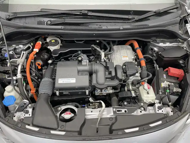 ホンダ フィット e:HEVクロスター 滋賀県 2020(令2)年 4.3万km ルナシルバーM 純正8型ナビ/CD/DVD/Bluetooth/フルセグTV/バックカメラ/ホンダセンシング/レーダークルーズコントロール/レーンキープアシスト/ETC/レザー調シートカバー/ステアリングスイッチ/前後ドラレコ/LEDヘッドライト/オートライト/前後ドラレコ/電動パーキング/ブレーキホールド/純正アルミホイール
