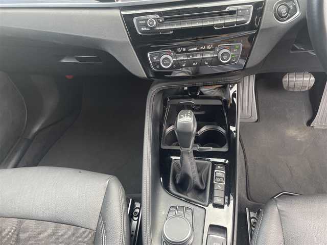ＢＭＷ Ｘ１ xDrive 18d xライン 神奈川県 2018(平30)年 7.9万km グレイシャーシルバー HIバックカメラ/アイドリングストップ/ウィンカーミラー/クルーズコントロール/プッシュスタート/パワーバックドア/ETC/オートライト/MT付AT/シートヒーター/ルーフレール/フォグランプ/ドライブレコーダー/電動パーキング