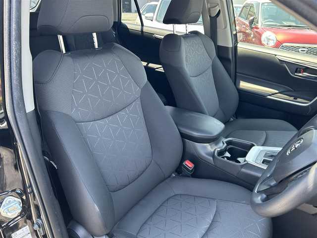 トヨタ ＲＡＶ４ X 群馬県 2021(令3)年 3.4万km 黒 ワンオーナー/ナビゲーション/ワンセグテレビ/CD＆DVD/ブルートゥース接続/バックカメラ/アイドリングストップ/アダプティブクルーズ/衝突軽減ブレーキ/車線逸脱警報/スマートキーX2個/プッシュスタート/ETC/コーナーセンサー/横滑り防止/盗難防止装置/保証書/取扱説明書/整備手帳