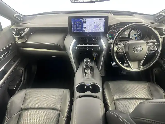 トヨタ ハリアー ハイブリッド Z レザーパッケージ 愛知県 2020(令2)年 5.7万km プレシャスブラックパール モデリスタエアロパーツセット　グランブレイズスタイル　　/　　・フロントスポイラー（LED付）/　　・サイドスカート/　　・リヤスタイリングキット/純正リアスポイラー/サイドバイザー/JBLサウンドシステム/　　・JBL専用9スピーカー/　　・JBL専用アンプ/スカッフイルミネーション/純正フロアマット（エクセレントタイプ）/純正ラゲージトレイ/HUD/ビルトインETC/純正ディスプレイオーディオ（コネクテッドナビ対応）/デジタルインナーミラー（前後方録画機能付）/ステアリングリモコン/ステアリングヒーター/ワイヤレス充電器/パノラミックビューモニター/前席パワーシート/前席ベンチレーション/パワーシート/シートメモリー/パノラマルーフ/パワーバックドア/トヨタセーフティセンス/　　・プリクラッシュセーフティ/　　・レーンディバーチャーアラート/　　・レーダークルーズコントロール/　　・オートマチックハイビーム/　　・ロードサインアシスト/LEDヘッドライト/フォグランプ/スマートキー