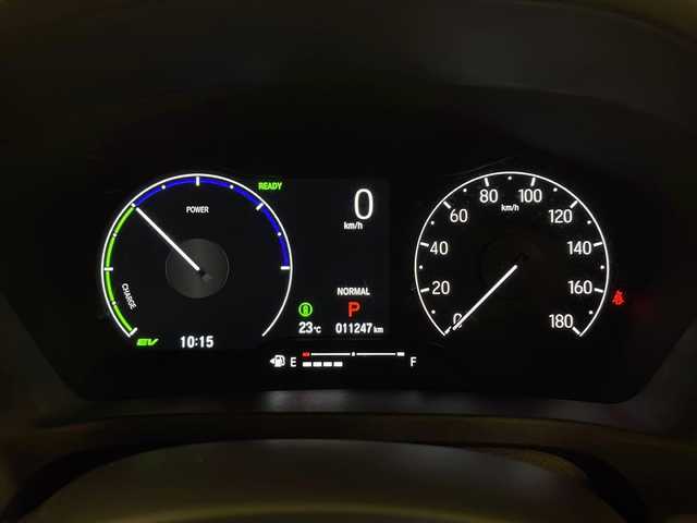 ホンダ ヴェゼル ハイブリッド e:HEV Z 熊本県 2024(令6)年 1.2万km ミッドナイトブルービームM 純正ナビ/（フルセグ/Bluetooth/CD/DVD/SD）/ダウンヒルアシストコントロール/衝突軽減ブレーキ/レーンキープアシスト/アダプティブクルーズコントロール/ブラインドスポットモニター/パワーバックドア/ハーフレザーシート/シートヒーター/ステアリングヒーター/ETC/バックカメラ/スマートキー/プッシュスタート/LEDヘッドライト