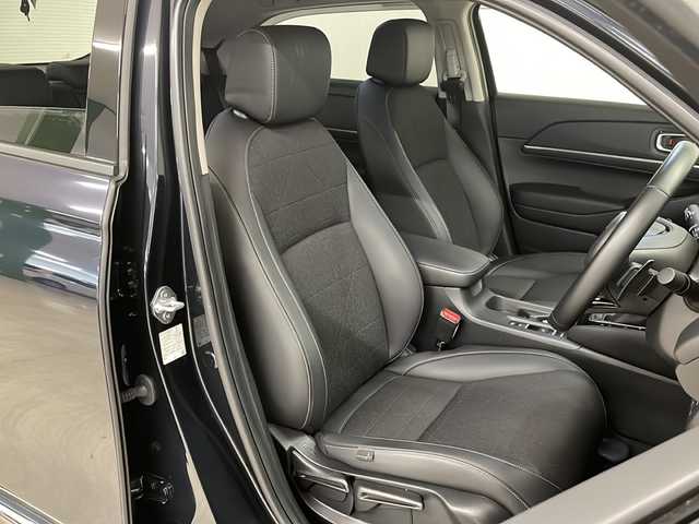 ホンダ ヴェゼル ハイブリッド e:HEV Z 熊本県 2024(令6)年 1.2万km ミッドナイトブルービームM 純正ナビ/（フルセグ/Bluetooth/CD/DVD/SD）/ダウンヒルアシストコントロール/衝突軽減ブレーキ/レーンキープアシスト/アダプティブクルーズコントロール/ブラインドスポットモニター/パワーバックドア/ハーフレザーシート/シートヒーター/ステアリングヒーター/ETC/バックカメラ/スマートキー/プッシュスタート/LEDヘッドライト