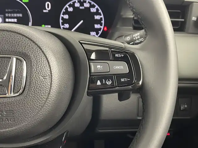 ホンダ ヴェゼル ハイブリッド e:HEV X HuNTパッケージ 埼玉県 2024(令6)年 0.5万km プラチナホワイトパール 純正ナビ/(Bluetooth/AUX/USB/CD/DVD/AM/FM)/地デジフルセグ/バックカメラ/前後ドライブレコーダー/ETC/Honda SENSING/・衝突軽減ブレーキ/・アダプティブクルーズコントロール/・先行車発進お知らせ機能/・路外逸脱抑制機能/・標識認識機能/・オートハイビーム/パドルシフト/ルーフレール/ドライブモードセレクト/ダウンヒルアシストコントロール/電子パーキングシステム/ブレーキホールド/ウィンカーミラー/フロントフォグランプ/ステアリングリモコン/純正16インチアルミホイール