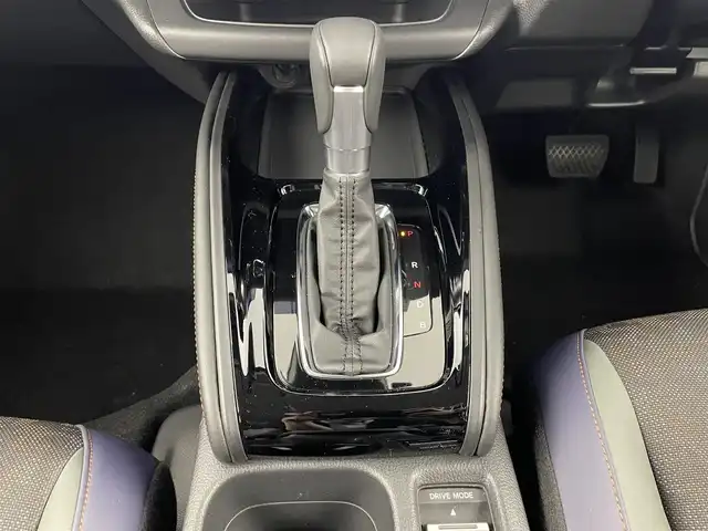 ホンダ ヴェゼル ハイブリッド e:HEV X HuNTパッケージ 埼玉県 2024(令6)年 0.5万km プラチナホワイトパール 純正ナビ/(Bluetooth/AUX/USB/CD/DVD/AM/FM)/地デジフルセグ/バックカメラ/前後ドライブレコーダー/ETC/Honda SENSING/・衝突軽減ブレーキ/・アダプティブクルーズコントロール/・先行車発進お知らせ機能/・路外逸脱抑制機能/・標識認識機能/・オートハイビーム/パドルシフト/ルーフレール/ドライブモードセレクト/ダウンヒルアシストコントロール/電子パーキングシステム/ブレーキホールド/ウィンカーミラー/フロントフォグランプ/ステアリングリモコン/純正16インチアルミホイール