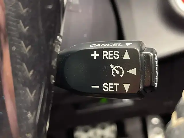 トヨタ アクア G G’s 栃木県 2015(平27)年 5.9万km ライムホワイトパールクリスタルシャイン 純正ナビ/(Bluetooth/CD/DVD/フルセグTV/MSV/SD)/ミラー型ドラレコ/バックカメラ/ETC/ハーフレザーシート/オートライト/LEDヘッドライト/横滑り防止装置/フォグランプ/スマートキー/プッシュスタート/アイドリングストップ/ステアリングスイッチ/ウィンカーミラー/電動格納ミラー/純正17インチアルミホイール/純正フロアマット/デイライト/ドアバイザー