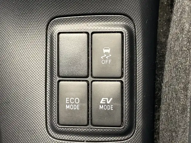 トヨタ アクア G G’s 栃木県 2015(平27)年 5.9万km ライムホワイトパールクリスタルシャイン 純正ナビ/(Bluetooth/CD/DVD/フルセグTV/MSV/SD)/ミラー型ドラレコ/バックカメラ/ETC/ハーフレザーシート/オートライト/LEDヘッドライト/横滑り防止装置/フォグランプ/スマートキー/プッシュスタート/アイドリングストップ/ステアリングスイッチ/ウィンカーミラー/電動格納ミラー/純正17インチアルミホイール/純正フロアマット/デイライト/ドアバイザー