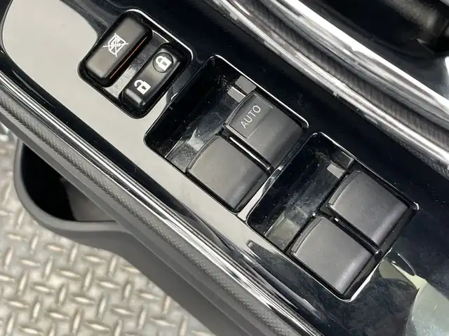 トヨタ アクア G G’s 栃木県 2015(平27)年 5.9万km ライムホワイトパールクリスタルシャイン 純正ナビ/(Bluetooth/CD/DVD/フルセグTV/MSV/SD)/ミラー型ドラレコ/バックカメラ/ETC/ハーフレザーシート/オートライト/LEDヘッドライト/横滑り防止装置/フォグランプ/スマートキー/プッシュスタート/アイドリングストップ/ステアリングスイッチ/ウィンカーミラー/電動格納ミラー/純正17インチアルミホイール/純正フロアマット/デイライト/ドアバイザー
