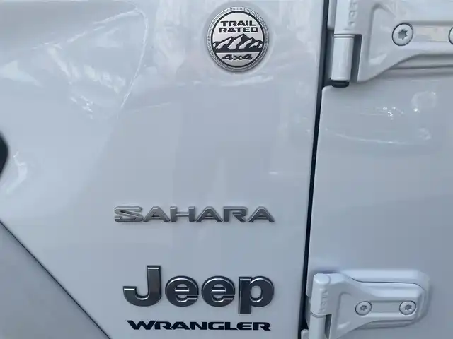 クライスラー・ジープ ジープ ラングラー アンリミテッド サハラ 福岡県 2023(令5)年 2.8万km 白 １オーナー/ACC/純正ナビ/フルセグ/バックカメラ/フロントカメラ/黒革/シートヒーター/ステアリングヒーター/ETC/前後ドラレコ/前後コーナーセンサー/オートライト/保証書/取説/スペアキー