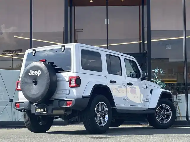 クライスラー・ジープ ジープ ラングラー アンリミテッド サハラ 福岡県 2023(令5)年 2.8万km 白 １オーナー/ACC/純正ナビ/フルセグ/バックカメラ/フロントカメラ/黒革/シートヒーター/ステアリングヒーター/ETC/前後ドラレコ/前後コーナーセンサー/オートライト/保証書/取説/スペアキー