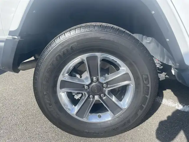 クライスラー・ジープ ジープ ラングラー アンリミテッド サハラ 福岡県 2023(令5)年 2.8万km 白 １オーナー/ACC/純正ナビ/フルセグ/バックカメラ/フロントカメラ/黒革/シートヒーター/ステアリングヒーター/ETC/前後ドラレコ/前後コーナーセンサー/オートライト/保証書/取説/スペアキー