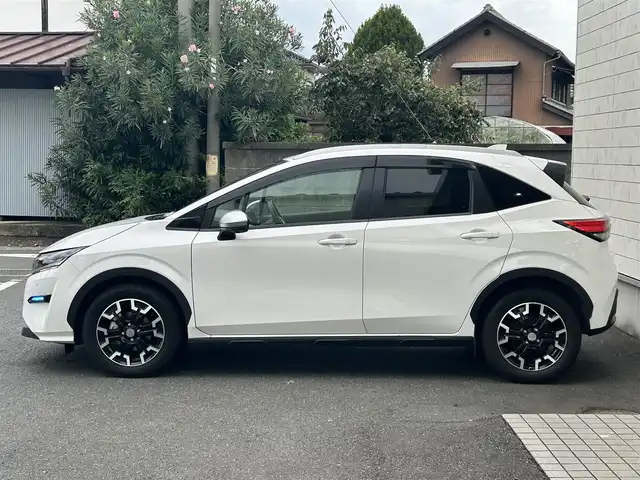 日産 ノート オーテック Xオーバー FOUR +アクティブ 埼玉県 2023(令5)年 2.3万km ピュアホワイトパール 登録時22341km/ワンオーナー/4WD/日産コネクトナビ(AM/FM/BT/フルセグTV)/B・F・S・全方位カメラ/純正ドライブレコーダー（前）/クルーズコントロール追従有/BSM/プロパイロット/前後コーナーセンサー/置くだけ充電/ビルトインETC2.0/純正フロアマット/純正ドアバイザー/ルーフレール/ＡＵＴＥＣＨ専用インテリア/専用ブラックレザレットシート/専用ブラック本革巻ステアリング/前席シートヒーター/ステアリングヒーター/ステアリングスイッチ/AUTECH16インチAW/純正ＬＥＤヘッドライト/フォグランプ/オートライト/トノカバー/横滑り防止装置/プッシュスタート/スマートキー/スペアキー1本/車両/ナビ取扱説明書/保証書