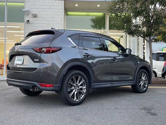 マツダ ＣＸ－５ XD エクスクルーシブモード 鳥取県 2019(令1)年 5.2万km マシーングレープレミアムM 4WD/i-ACTIVSENSE/・スマートブレーキサポート/・ブラインド・スポット・モニタリング/・車線逸脱警報システム/メーカーナビ/・フルセグ/CD/DVD/Bluetooth/全方位モニター/BOSEサウンドシステム/10スピーカー/本革シート/・シートヒーター/ベンチレーション/ハンドルヒーター/パワーリアゲート/スマートキー/プッシュスタート/ETC/アクティブドライビングディスプレイ/前後ドライブレコーダー/高輝度ダーク塗装純正19AW/LEDヘッドライト/オートライト/W&サイドエアバック/カーテンエアバック