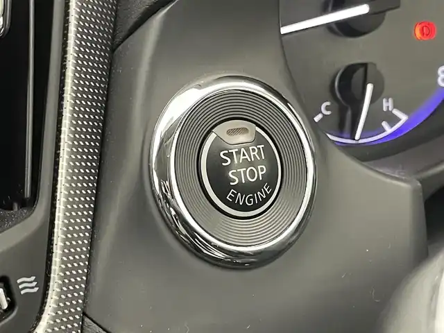 日産 スカイライン 200GT－t タイプSP 埼玉県 2015(平27)年 4.3万km ダークメタルグレー 純正ナビ　アラウンドビューモニター　ＢＯＳＥサウンド　黒レザー　ビルトインＥＴＣ　ミラー型ドライブレコーダー　シートヒーター　メモリシート　純正アルミホイール　オートライト　ＬＥＤライト　地デジＴＶ