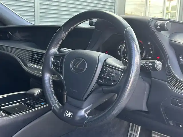 レクサス ＬＳ 500 Fスポーツ 茨城県 2018(平30)年 5.6万km ホワイトノーヴァガラスフレーク サンル-フ /マクレビ /HUD /サラウンドビューモニター /黒革 /シートヒーター /ベンチレーション /M付パワーシート /デジタルインナーミラー /レクサスSFT /ACC /LKA /BSM /RCTA /パワートランク /三眼LED /ナビ /12セグ /BT/USB/DVD /パークセンサー /ETC2.0 /禁煙車