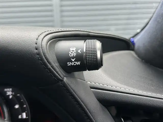 レクサス ＬＳ 500 Fスポーツ 茨城県 2018(平30)年 5.6万km ホワイトノーヴァガラスフレーク サンル-フ /マクレビ /HUD /サラウンドビューモニター /黒革 /シートヒーター /ベンチレーション /M付パワーシート /デジタルインナーミラー /レクサスSFT /ACC /LKA /BSM /RCTA /パワートランク /三眼LED /ナビ /12セグ /BT/USB/DVD /パークセンサー /ETC2.0 /禁煙車