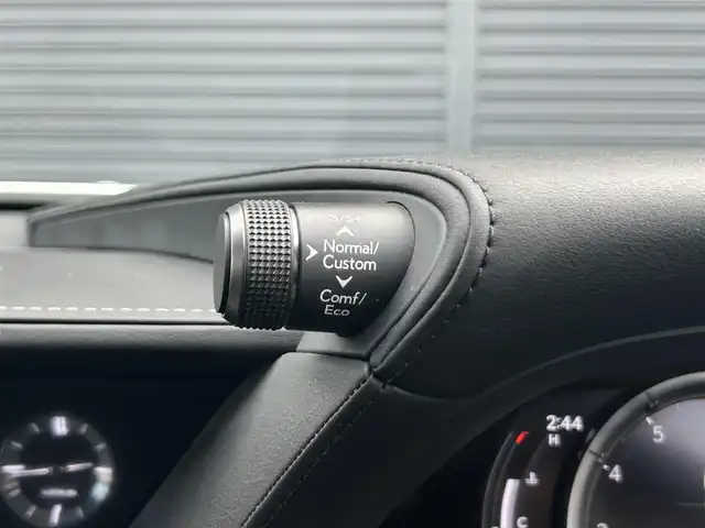 レクサス ＬＳ 500 Fスポーツ 茨城県 2018(平30)年 5.6万km ホワイトノーヴァガラスフレーク サンル-フ /マクレビ /HUD /サラウンドビューモニター /黒革 /シートヒーター /ベンチレーション /M付パワーシート /デジタルインナーミラー /レクサスSFT /ACC /LKA /BSM /RCTA /パワートランク /三眼LED /ナビ /12セグ /BT/USB/DVD /パークセンサー /ETC2.0 /禁煙車