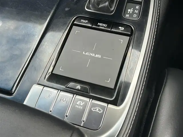 レクサス ＬＳ 500 Fスポーツ 茨城県 2018(平30)年 5.6万km ホワイトノーヴァガラスフレーク サンル-フ /マクレビ /HUD /サラウンドビューモニター /黒革 /シートヒーター /ベンチレーション /M付パワーシート /デジタルインナーミラー /レクサスSFT /ACC /LKA /BSM /RCTA /パワートランク /三眼LED /ナビ /12セグ /BT/USB/DVD /パークセンサー /ETC2.0 /禁煙車