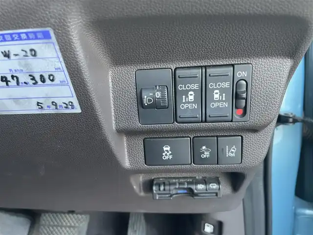 ホンダ フリード G ホンダセンシング 富山県 2016(平28)年 5.6万km ブルーホライゾンM 純正７インチナビ／/フルセグＴＶ／/Ｂｌｕｅｔｏｏｔｈ／/ＤＶＤ再生／/バックカメラ／/両側パワースライドドア／/スマートキー／/レーダークルーズコントロール／/レーンキープアシスト／/ビルトインＥＴＣ