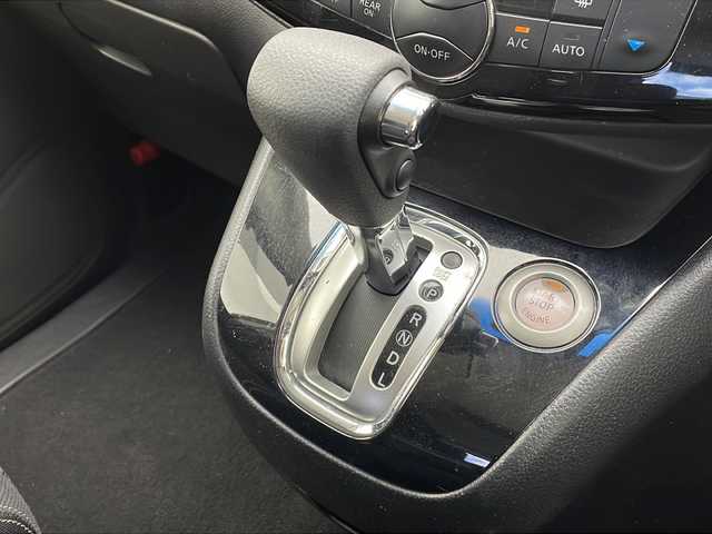 日産 セレナ ハイウェイS S HV Aセーフ 沖縄県 2014(平26)年 8万km タイガーアイブラウン 純正ナビ（MC314D-W）/ ＴＶ/ＣＤ/ＤＶＤ/Ｂｌｕｅｔｏｏｔｈ　/アラウンドビューモニター/フリップダウンモニター　/ドライブレコーダー（HDR352－GH)/ビルトインETC/両側パワースライドドア/クルーズコントロール/オートライト/純正16インチAW/社外フロアマット/スマートキー　/スペアキー