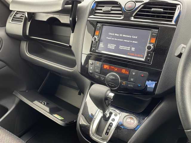 日産 セレナ ハイウェイS S HV Aセーフ 沖縄県 2014(平26)年 8万km タイガーアイブラウン 純正ナビ（MC314D-W）/ ＴＶ/ＣＤ/ＤＶＤ/Ｂｌｕｅｔｏｏｔｈ　/アラウンドビューモニター/フリップダウンモニター　/ドライブレコーダー（HDR352－GH)/ビルトインETC/両側パワースライドドア/クルーズコントロール/オートライト/純正16インチAW/社外フロアマット/スマートキー　/スペアキー