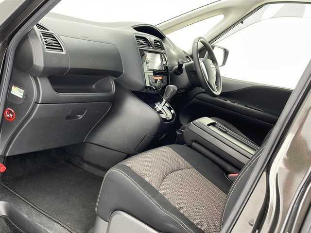 日産 セレナ ハイウェイS S HV Aセーフ 沖縄県 2014(平26)年 8万km タイガーアイブラウン 純正ナビ（MC314D-W）/ ＴＶ/ＣＤ/ＤＶＤ/Ｂｌｕｅｔｏｏｔｈ　/アラウンドビューモニター/フリップダウンモニター　/ドライブレコーダー（HDR352－GH)/ビルトインETC/両側パワースライドドア/クルーズコントロール/オートライト/純正16インチAW/社外フロアマット/スマートキー　/スペアキー