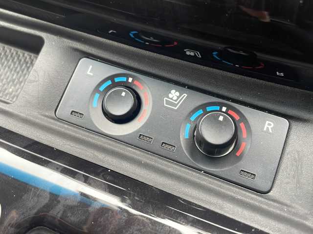 トヨタ アルファード S Cパッケージ 新潟県 2019(平31)年 5.6万km ホワイトパールクリスタルシャイン ４WD/モデリスタエアロ（フロント、リア）/ALPINE11インチナビ/（BT／AM/ FM／DVD）/バックカメラ/フルセグTV/フリップダウンモニター/ブラインドスポットモニター/衝突軽減ブレーキ/レーダークルーズコントロール/ステアリングヒーター/ステアリングスイッチ/パワーシート（運転席＋助手席）/シートヒーター（運転席＋助手席）/エアシート（運転席＋助手席）/電動リアゲート/LEDヘッドライト/フォグライト/ETC２．０/ドライブレコーダー/スペアキー/保証書/取扱説明書