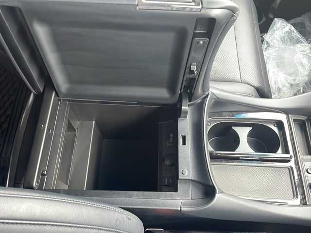 トヨタ アルファード S Cパッケージ 新潟県 2019(平31)年 5.6万km ホワイトパールクリスタルシャイン ４WD/モデリスタエアロ（フロント、リア）/ALPINE11インチナビ/（BT／AM/ FM／DVD）/バックカメラ/フルセグTV/フリップダウンモニター/ブラインドスポットモニター/衝突軽減ブレーキ/レーダークルーズコントロール/ステアリングヒーター/ステアリングスイッチ/パワーシート（運転席＋助手席）/シートヒーター（運転席＋助手席）/エアシート（運転席＋助手席）/電動リアゲート/LEDヘッドライト/フォグライト/ETC２．０/ドライブレコーダー/スペアキー/保証書/取扱説明書