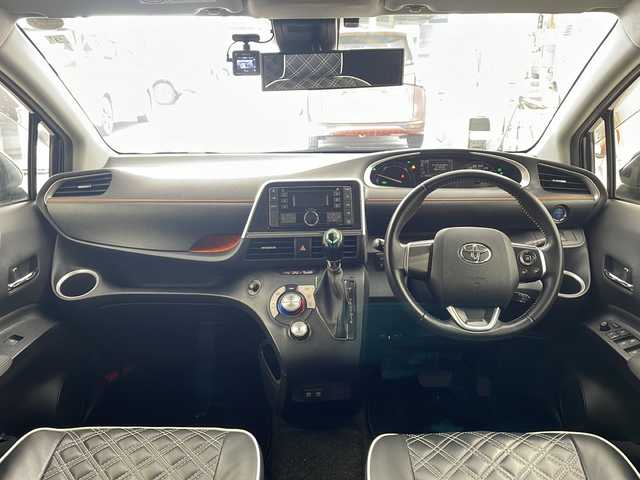 トヨタ シエンタ ハイブリッド ファンベースG 兵庫県 2019(平31)年 5.9万km ブラックマイカ ・Toyota　Safety　Sense/・プリクラッシュセーフティ/・レーンディパーチャーアラート/・オートマチックハイビーム/・先行車発進告知/・クルーズコントロール/・両側パワースライドドア/・モデリスタエアロ/・ドライブレコーダー/・ＬＥＤヘッドライト/・オートライト/・フォグランプ/・ＥＴＣ/・スマートキー/・プッシュスタート/・社外シフトノブ/・純正15インチアルミホイール/・レザー調シートカバー