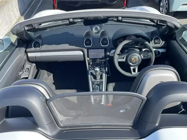 ポルシェ ポルシェ ７１８スパイダー 兵庫県 2021(令3)年 0.9万km 白 ワンオーナー/純正メーカーナビ/ハーフレザーシート/バックカメラ/アイドリングストップ/ビルトインETC2.0/シートヒーター/PDLS LEDヘッドライト/Auto BLIP/純正フロアマット/純正20インチアルミ
