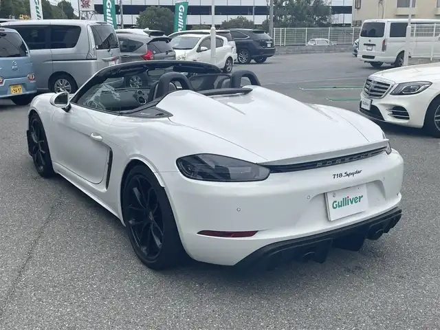 ポルシェ ポルシェ ７１８スパイダー 兵庫県 2021(令3)年 0.9万km 白 ワンオーナー/純正メーカーナビ/ハーフレザーシート/バックカメラ/アイドリングストップ/ビルトインETC2.0/シートヒーター/PDLS LEDヘッドライト/Auto BLIP/純正フロアマット/純正20インチアルミ