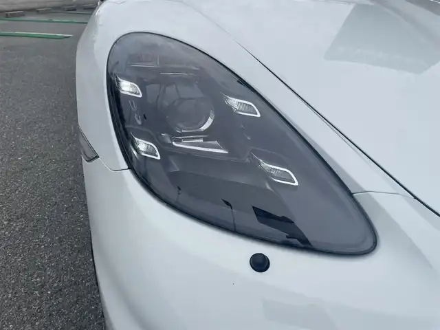 ポルシェ ポルシェ ７１８スパイダー 兵庫県 2021(令3)年 0.9万km 白 ワンオーナー/純正メーカーナビ/ハーフレザーシート/バックカメラ/アイドリングストップ/ビルトインETC2.0/シートヒーター/PDLS LEDヘッドライト/Auto BLIP/純正フロアマット/純正20インチアルミ