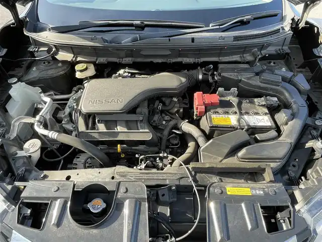 日産 エクストレイル 20Xi 滋賀県 2020(令2)年 4万km チタニウムカーキ 純正メモリナビ/・AM/FM/・CD/SD/・Bluetooth/・フルセグTV/アラウンドビューモニター/ステアリングスイッチ/革巻きステアリング/プロパイロット/エマージェンシーブレーキ/車線逸脱警報/車線逸脱抑制/後側方車両検知/移動物検知/クロストラフィックアラート/クリアランスソナー/コーナリングスタビリリティアシスト/アクティブエンジンブレーキ/追従クルーズコントロール/オーマチックハイビーム/パワーバックドア/ビルトインETC/前後ドライブレコーダー/デジタルインナーミラー/全席シートヒーター/ウェルカムライト/電動格納ミラー/純正18インチアルミホイール