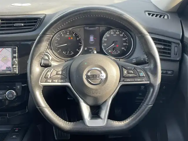 日産 エクストレイル 20Xi 滋賀県 2020(令2)年 4万km チタニウムカーキ 純正メモリナビ/・AM/FM/・CD/SD/・Bluetooth/・フルセグTV/アラウンドビューモニター/ステアリングスイッチ/革巻きステアリング/プロパイロット/エマージェンシーブレーキ/車線逸脱警報/車線逸脱抑制/後側方車両検知/移動物検知/クロストラフィックアラート/クリアランスソナー/コーナリングスタビリリティアシスト/アクティブエンジンブレーキ/追従クルーズコントロール/オーマチックハイビーム/パワーバックドア/ビルトインETC/前後ドライブレコーダー/デジタルインナーミラー/全席シートヒーター/ウェルカムライト/電動格納ミラー/純正18インチアルミホイール