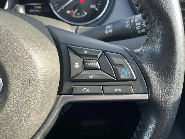 日産 エクストレイル 20Xi 滋賀県 2020(令2)年 4万km チタニウムカーキ 純正メモリナビ/・AM/FM/・CD/SD/・Bluetooth/・フルセグTV/アラウンドビューモニター/ステアリングスイッチ/革巻きステアリング/プロパイロット/エマージェンシーブレーキ/車線逸脱警報/車線逸脱抑制/後側方車両検知/移動物検知/クロストラフィックアラート/クリアランスソナー/コーナリングスタビリリティアシスト/アクティブエンジンブレーキ/追従クルーズコントロール/オーマチックハイビーム/パワーバックドア/ビルトインETC/前後ドライブレコーダー/デジタルインナーミラー/全席シートヒーター/ウェルカムライト/電動格納ミラー/純正18インチアルミホイール