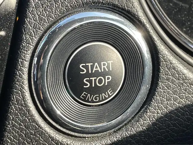 日産 エクストレイル 20Xi 滋賀県 2020(令2)年 4万km チタニウムカーキ 純正メモリナビ/・AM/FM/・CD/SD/・Bluetooth/・フルセグTV/アラウンドビューモニター/ステアリングスイッチ/革巻きステアリング/プロパイロット/エマージェンシーブレーキ/車線逸脱警報/車線逸脱抑制/後側方車両検知/移動物検知/クロストラフィックアラート/クリアランスソナー/コーナリングスタビリリティアシスト/アクティブエンジンブレーキ/追従クルーズコントロール/オーマチックハイビーム/パワーバックドア/ビルトインETC/前後ドライブレコーダー/デジタルインナーミラー/全席シートヒーター/ウェルカムライト/電動格納ミラー/純正18インチアルミホイール