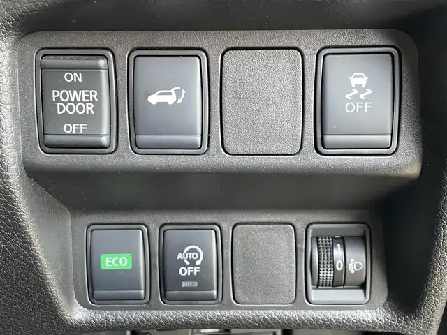 日産 エクストレイル 20Xi 滋賀県 2020(令2)年 4万km チタニウムカーキ 純正メモリナビ/・AM/FM/・CD/SD/・Bluetooth/・フルセグTV/アラウンドビューモニター/ステアリングスイッチ/革巻きステアリング/プロパイロット/エマージェンシーブレーキ/車線逸脱警報/車線逸脱抑制/後側方車両検知/移動物検知/クロストラフィックアラート/クリアランスソナー/コーナリングスタビリリティアシスト/アクティブエンジンブレーキ/追従クルーズコントロール/オーマチックハイビーム/パワーバックドア/ビルトインETC/前後ドライブレコーダー/デジタルインナーミラー/全席シートヒーター/ウェルカムライト/電動格納ミラー/純正18インチアルミホイール