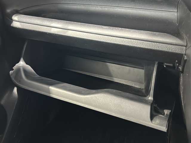 トヨタ ヴォクシー ハイブリッド ZS 煌 茨城県 2018(平30)年 9.6万km イナズマスパーキングブラックガラスフレーク ALPINEナビ（X9Z）/【フルセグTV/CD/DVD/Bluetooth】/バックカメラ/ALPINE12.8インチフリップダウンモニター/両側パワースライドドア/プリクラッシュセーフティ/レーンディパーチャーアラート/クルーズコントロール/横滑り防止装置/ドライブレコーダー/前席シートヒーター/純正16インチAW/ETC/オートハイビーム/オートライト/フォグランプ/純正フロアマット/純正ドアバイザー/ISOFIX