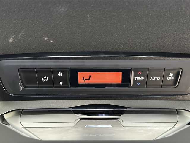 トヨタ ヴォクシー ハイブリッド ZS 煌 茨城県 2018(平30)年 9.6万km イナズマスパーキングブラックガラスフレーク ALPINEナビ（X9Z）/【フルセグTV/CD/DVD/Bluetooth】/バックカメラ/ALPINE12.8インチフリップダウンモニター/両側パワースライドドア/プリクラッシュセーフティ/レーンディパーチャーアラート/クルーズコントロール/横滑り防止装置/ドライブレコーダー/前席シートヒーター/純正16インチAW/ETC/オートハイビーム/オートライト/フォグランプ/純正フロアマット/純正ドアバイザー/ISOFIX