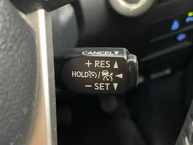 トヨタ ハイラックス Z 神奈川県 2023(令5)年 0.7万km アティチュードブラックマイカ ALPINE11インチナビ/（Bluetooth/CD/DVD/TV)/ドライブレコーダー(前後)/衝突被害軽減システム/車線逸脱警報/バックカメラ/クルーズコントロール/横滑り防止装置/ETC/アイドリングストップ/LEDヘッドライト/フォグランプ/オートライト/ウィンカーミラー/電動格納ミラー/純正17インチAW/シートリフター/プッシュスタート/スマートキー/フロアマット/プリクラッシュセーフティシステム/レーンディパーチャーアラート