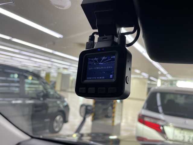 トヨタ ハイラックス Z 神奈川県 2023(令5)年 0.7万km アティチュードブラックマイカ ALPINE11インチナビ/（Bluetooth/CD/DVD/TV)/ドライブレコーダー(前後)/衝突被害軽減システム/車線逸脱警報/バックカメラ/クルーズコントロール/横滑り防止装置/ETC/アイドリングストップ/LEDヘッドライト/フォグランプ/オートライト/ウィンカーミラー/電動格納ミラー/純正17インチAW/シートリフター/プッシュスタート/スマートキー/フロアマット/プリクラッシュセーフティシステム/レーンディパーチャーアラート